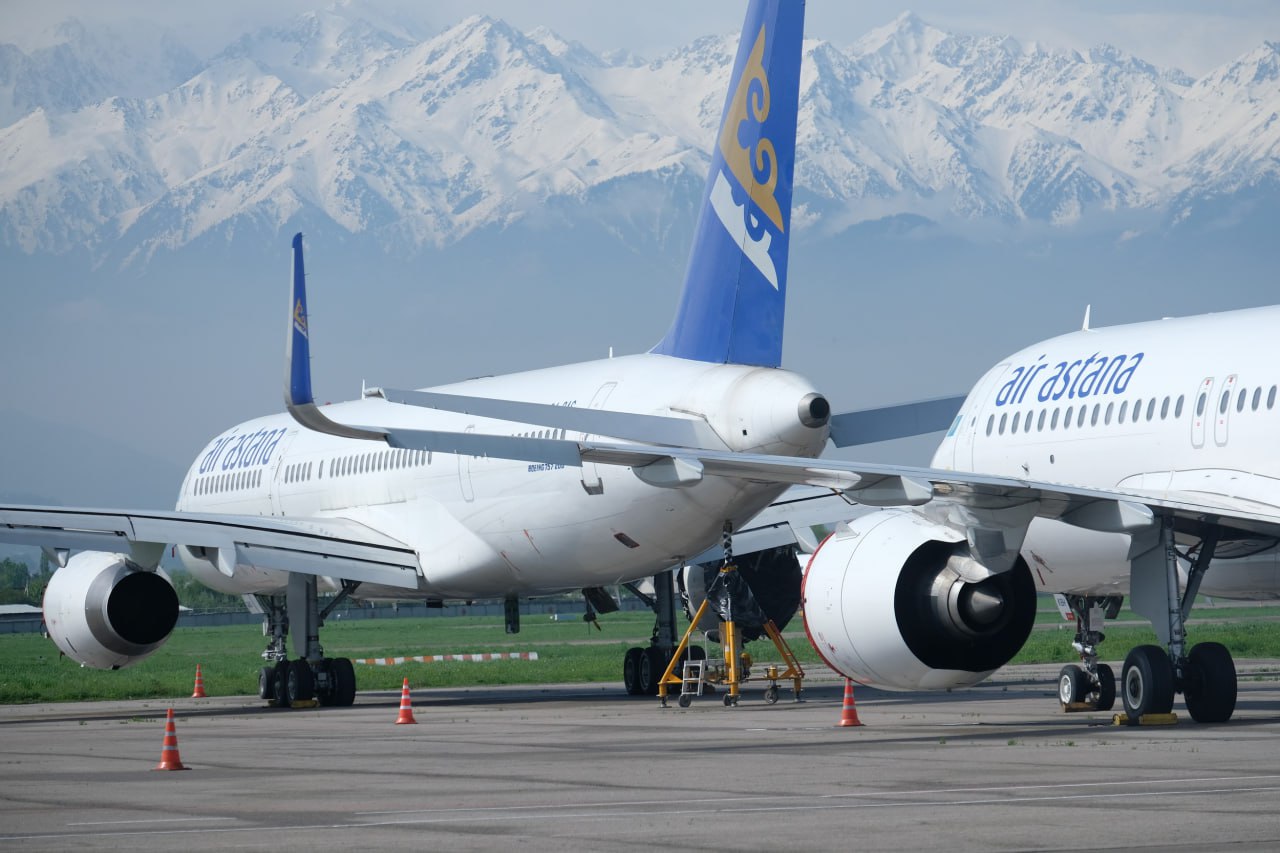 Усть каменогорск астана самолет. Air Astana самолеты. Астана с самолета. Барс АИР Астана самолет. Самолёты Астана Сеул.