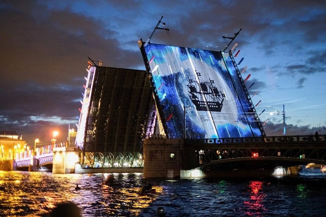 Разводной мост дворцовский в санкт-петербурге. Дворцовый мост в санкт-петербурге. Дворцовый мост в санкт-петербурге. Пев санкт петербург. Поющие мосты спб.
