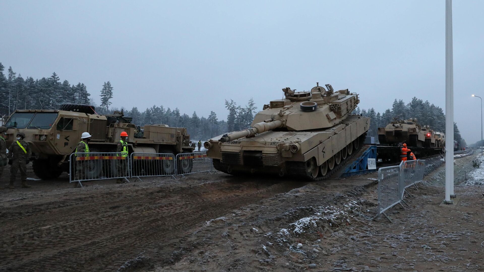 Абрамс и леопард. M1 Abrams в Украине. М1 Абрамс на Украине. Т90м прорыв. Танк леопард 1 ВСУ.