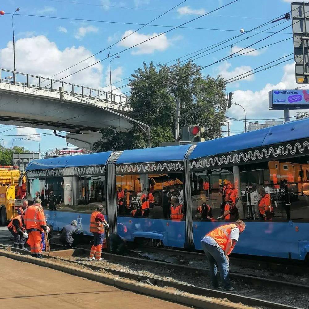 Трамвай. 17 трамвай москва сегодня. 17 трамвай москва сегодня. Трамвай витязь москва. Трамвай 17 москва.