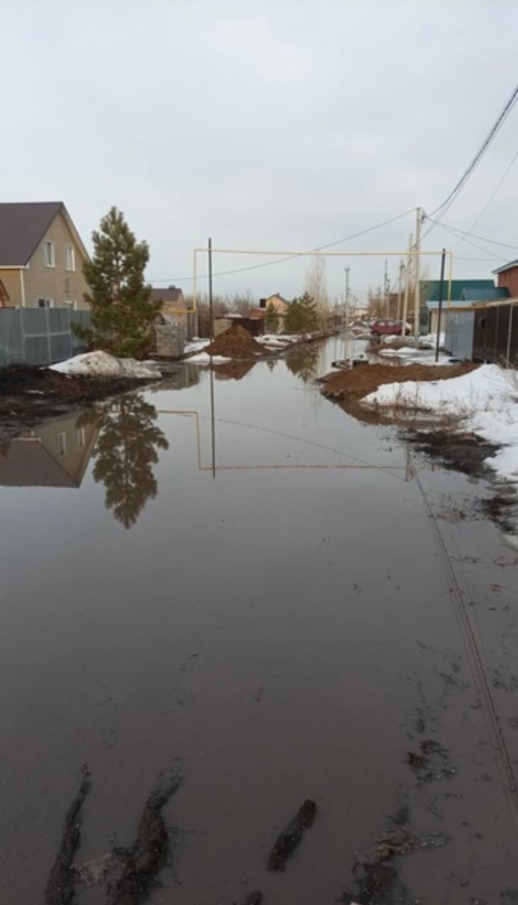 Затопление деревни. Потоп в оренбурге. Затопило ли сам оренбург. Затопило ли сам оренбург. Наводнение в поселке.