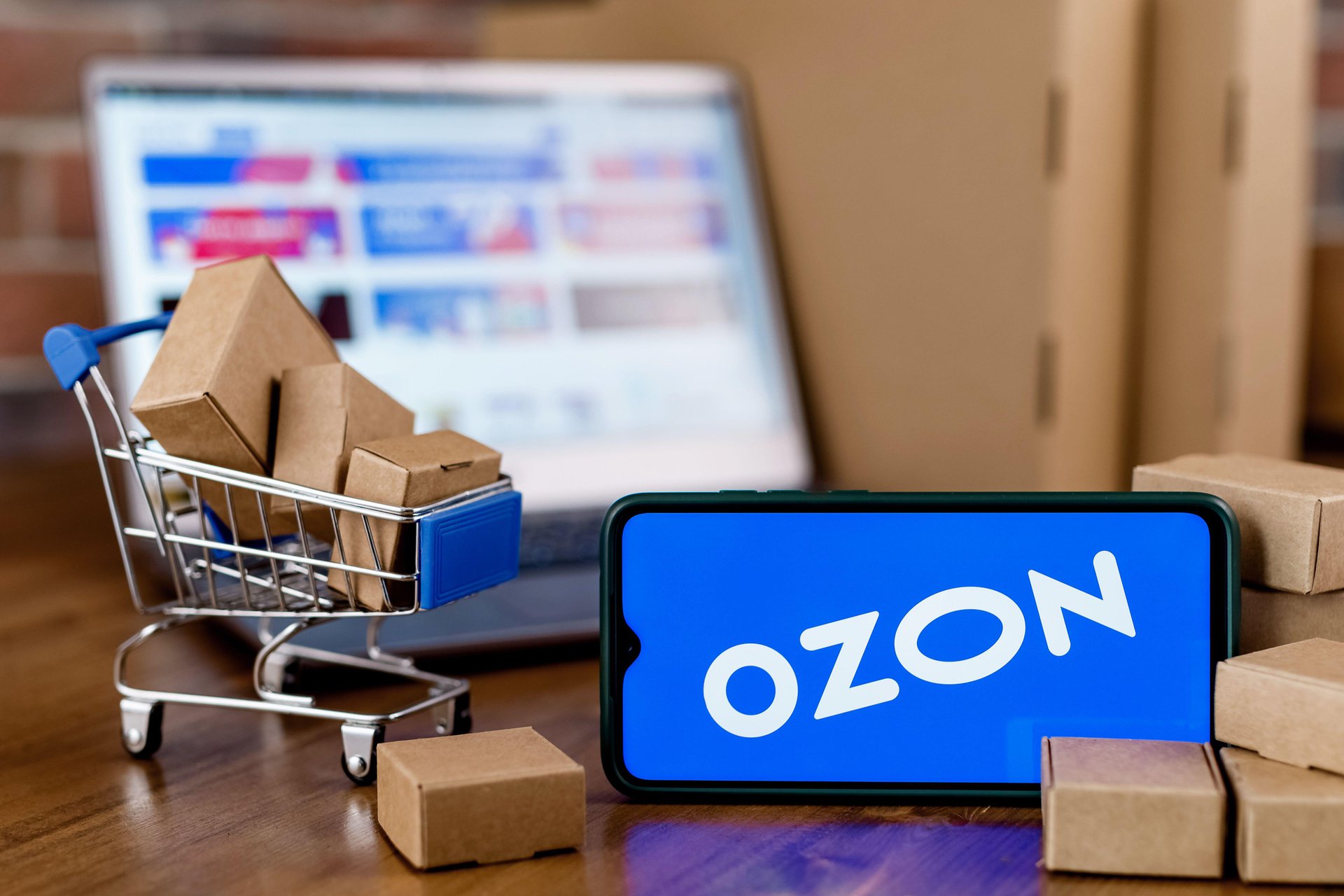 Озон селлер самозанятые. Что продавать на OZON. Озон чёрная пятница 2022. Миллионы товаров. Озон миллионы товаров.